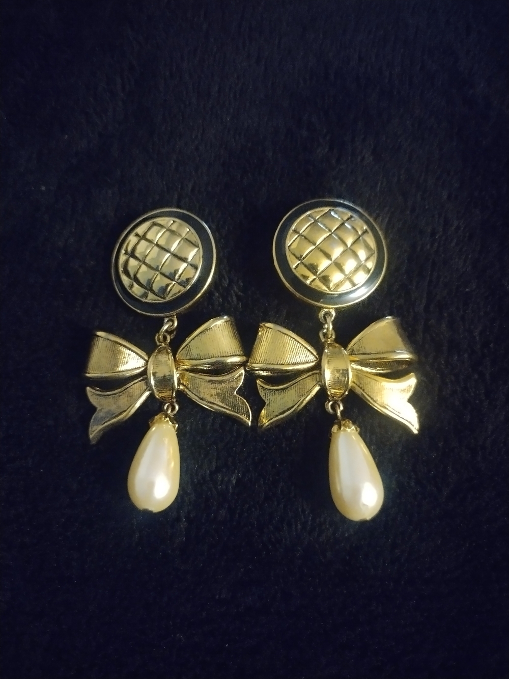 Vintage Carolee GOLD BOW  PEARL DROP EARRINGS